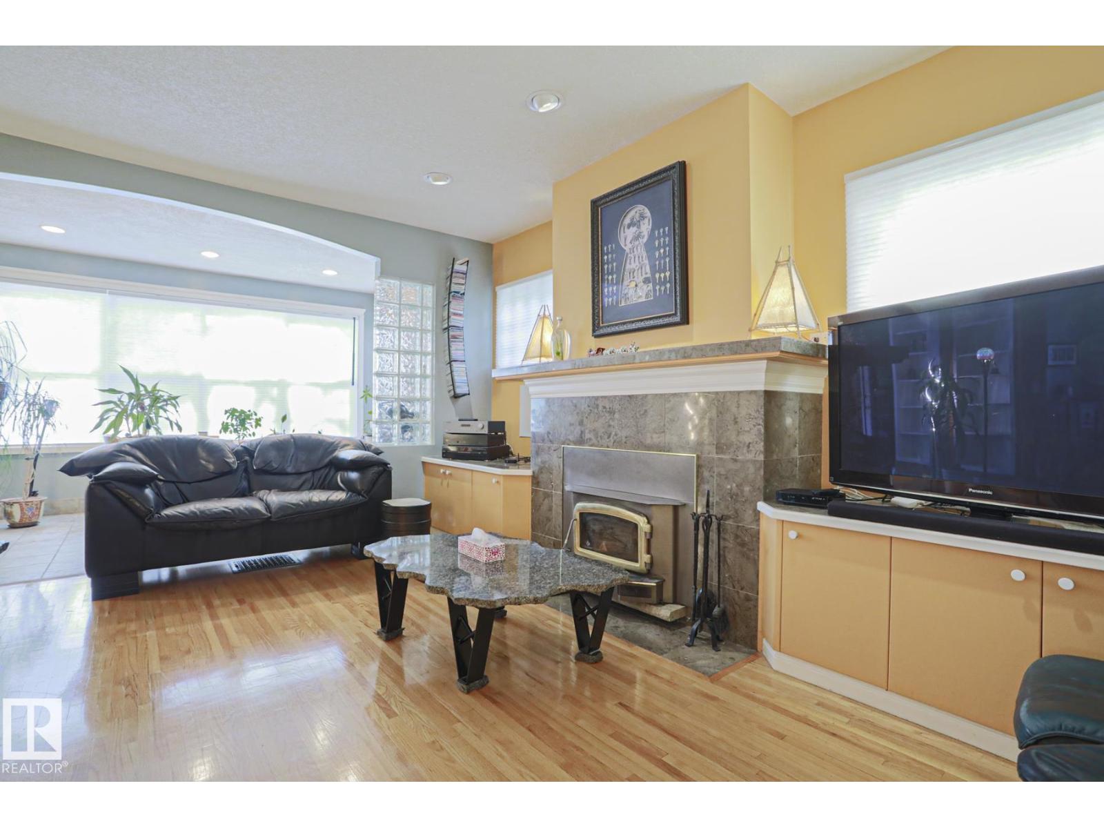 10814 125 ST NW NW