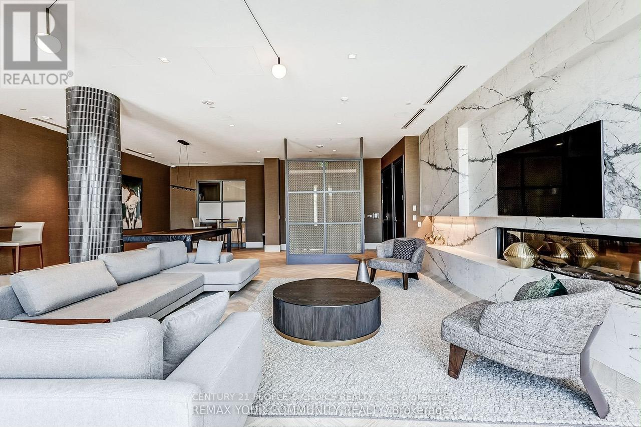 306 - 2545 SIMCOE STREET N