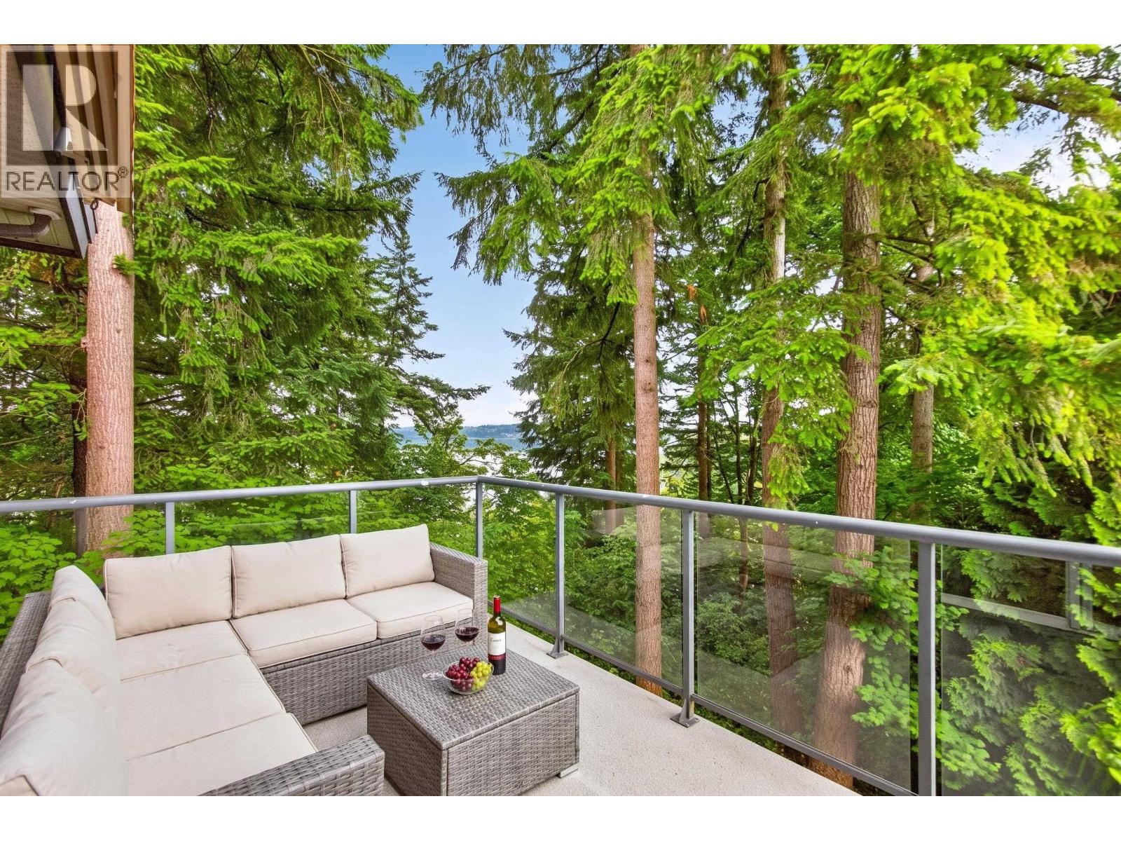 7 688 CITADEL DRIVE