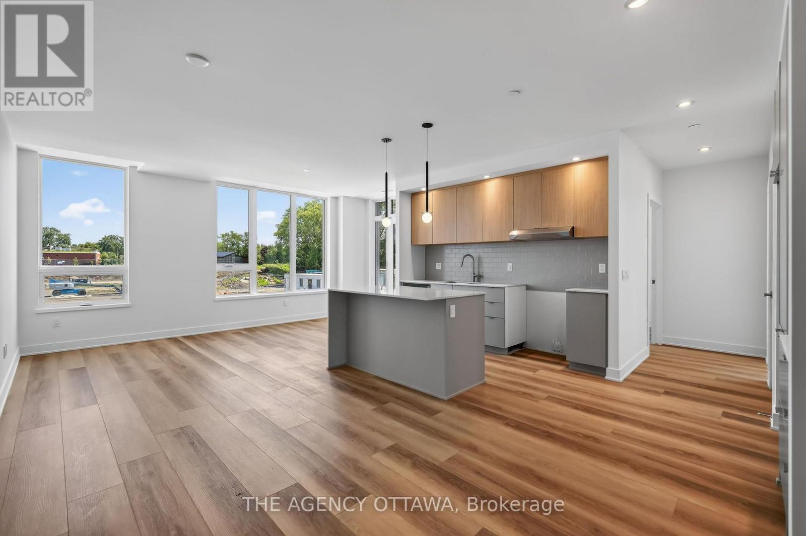 203 - 3073 RIVERSIDE DRIVE