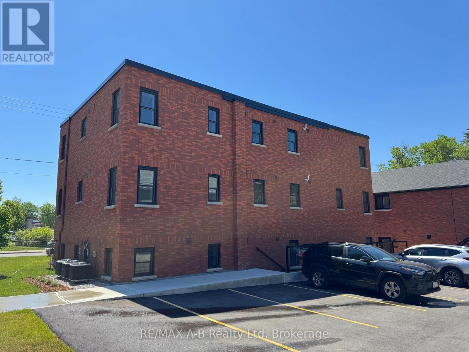 1 - 74A CHURCH STREET