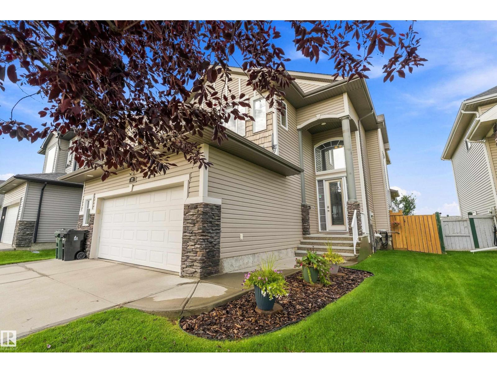 87 LAMPLIGHT DR