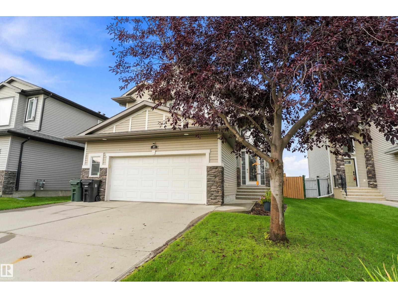 87 LAMPLIGHT DR