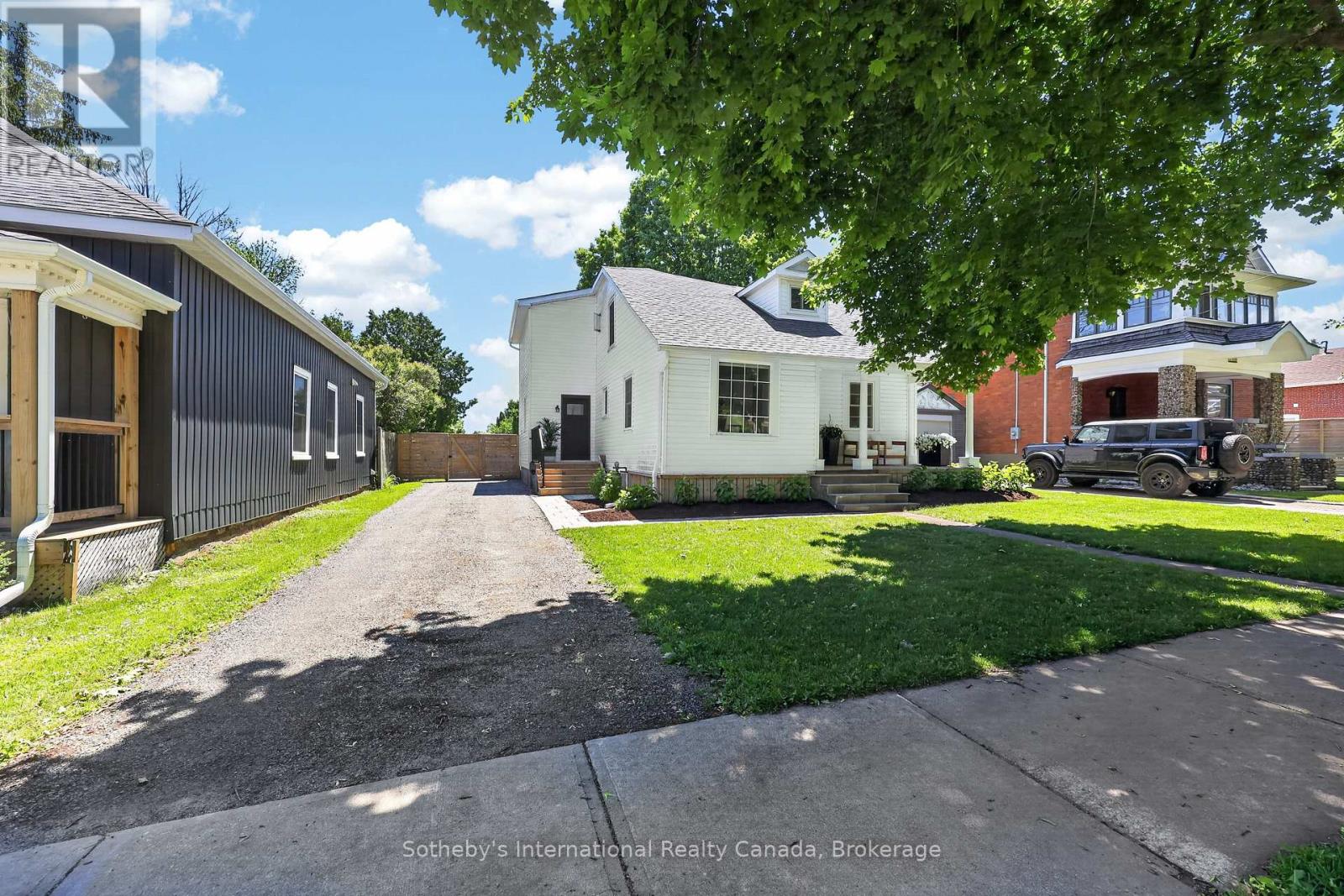131 BRUCE STREET S