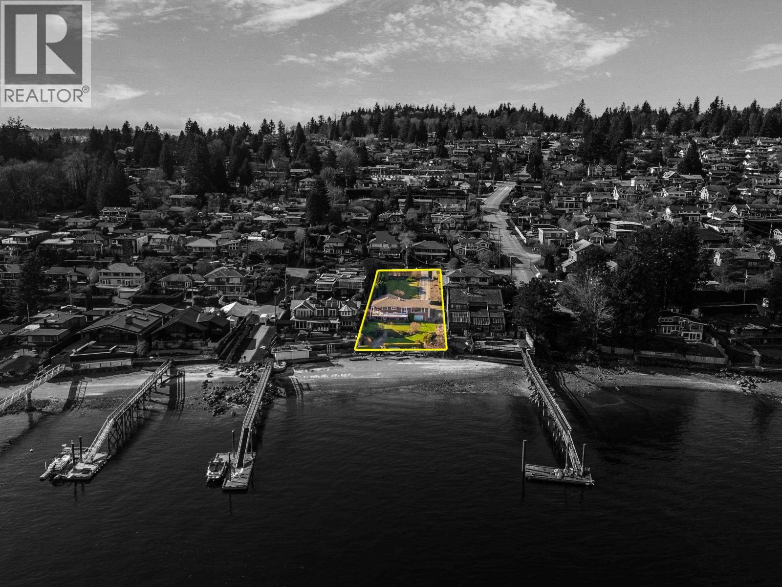 450 BEACHVIEW DRIVE