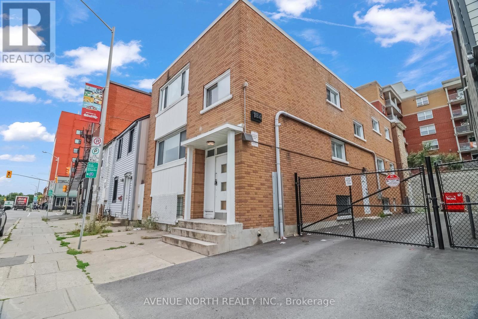3 - 184 MURRAY STREET