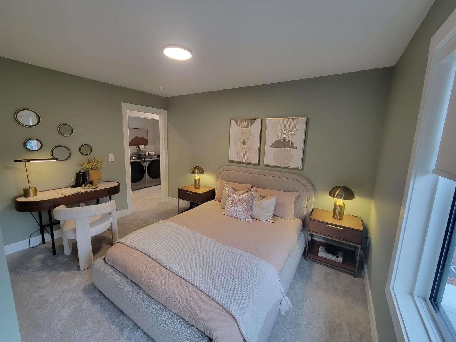 9 1641 KING CRESCENT