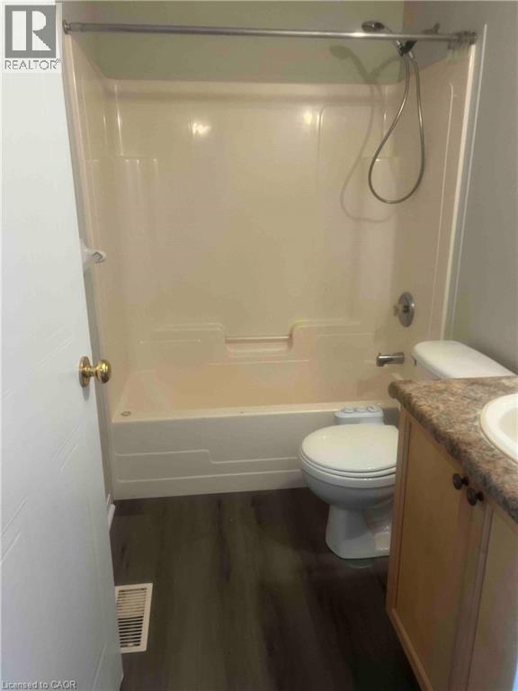 151 CLAIRFIELDS Drive E Unit# 4