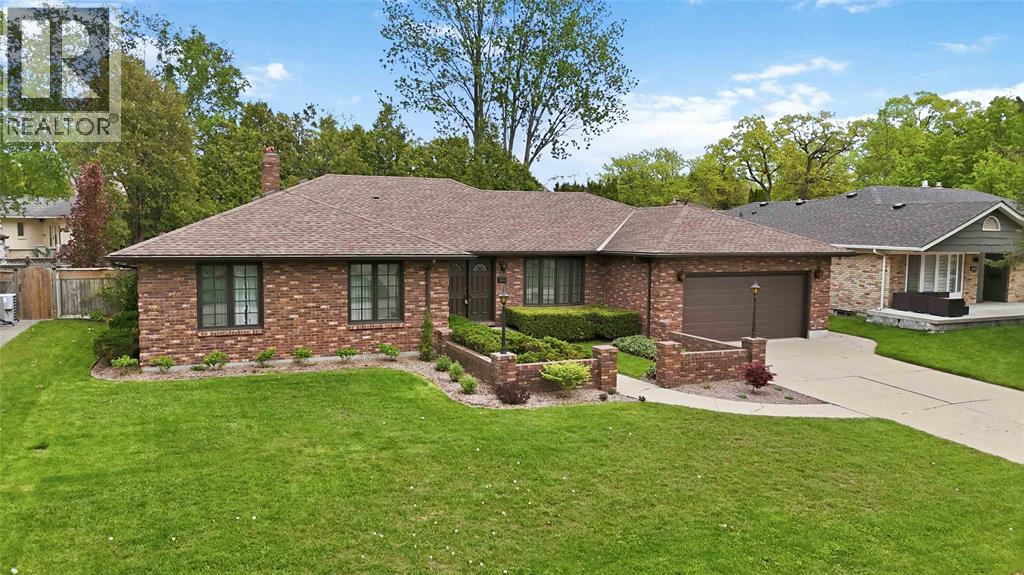 632 ESSER CRESCENT