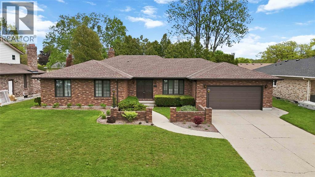 632 ESSER CRESCENT