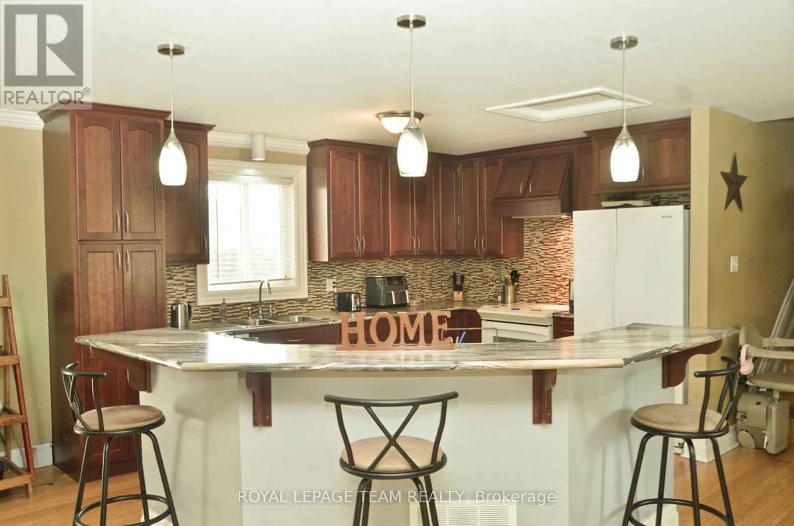12078 LAKESHORE DRIVE E