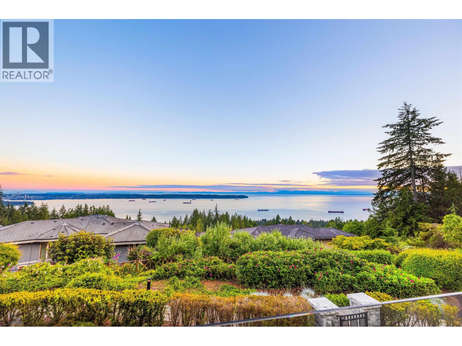 101 2535 GARDEN COURT