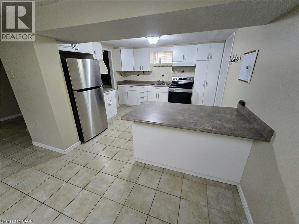 89 ELGIN Street N Unit# B