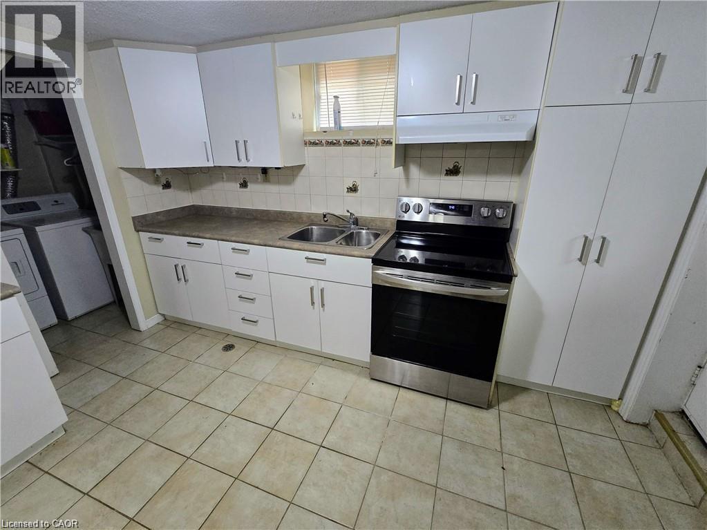 89 ELGIN Street N Unit# B
