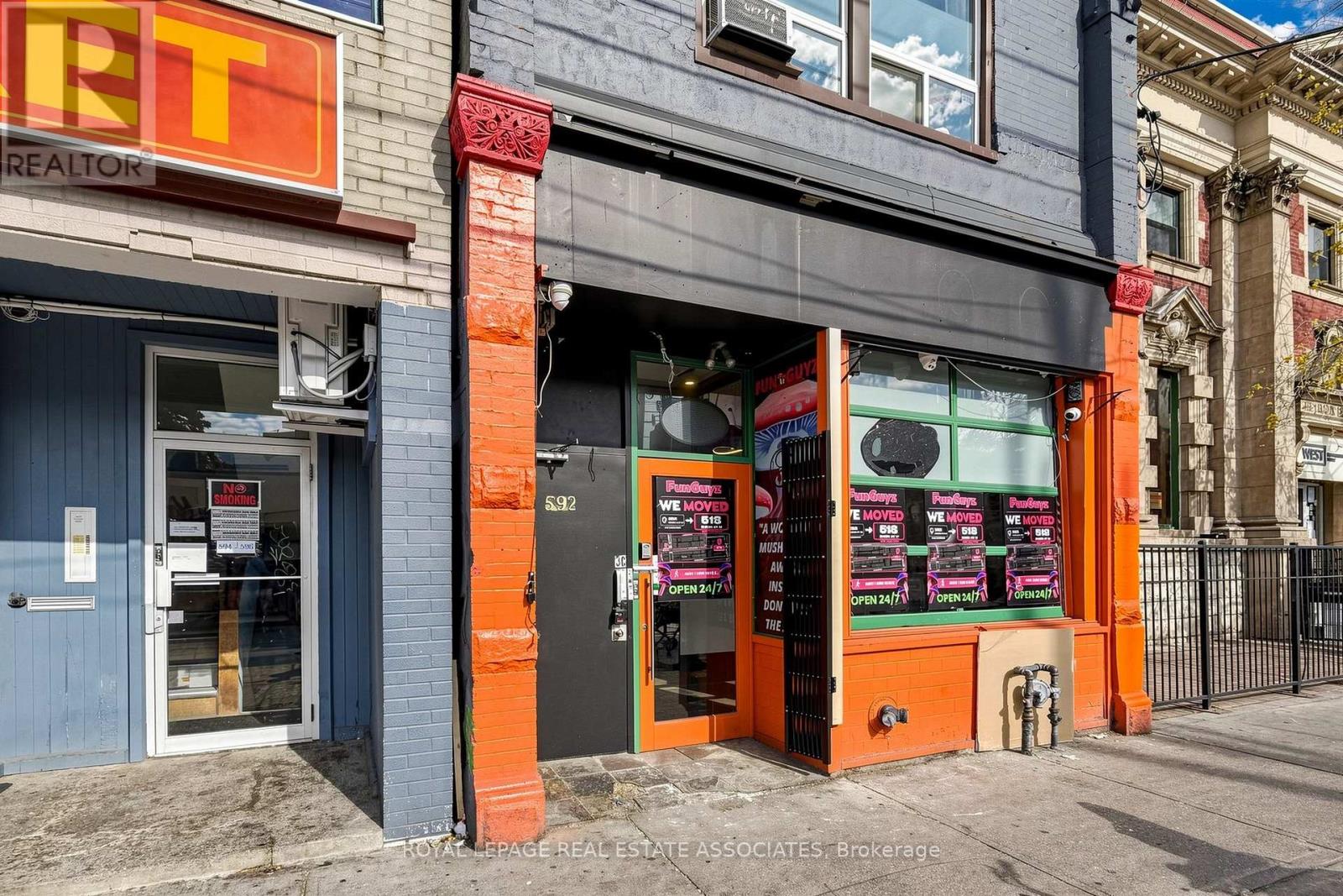 592 QUEEN STREET W