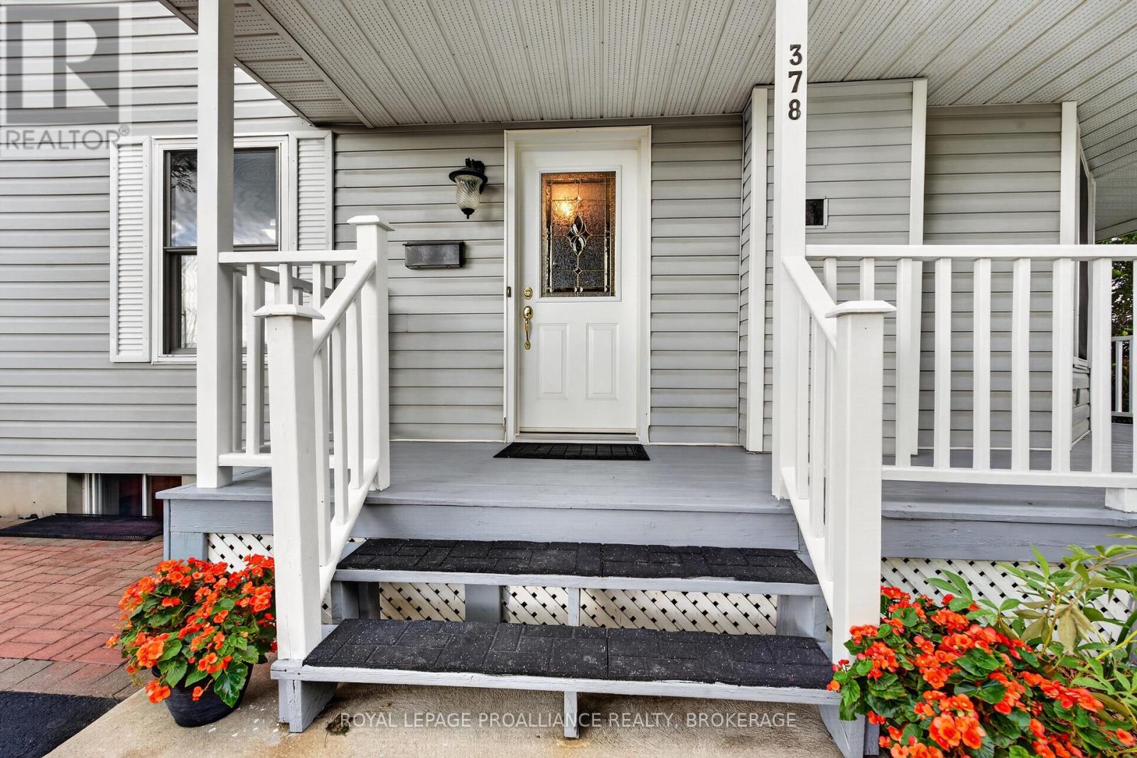 378 WATERLOO DRIVE