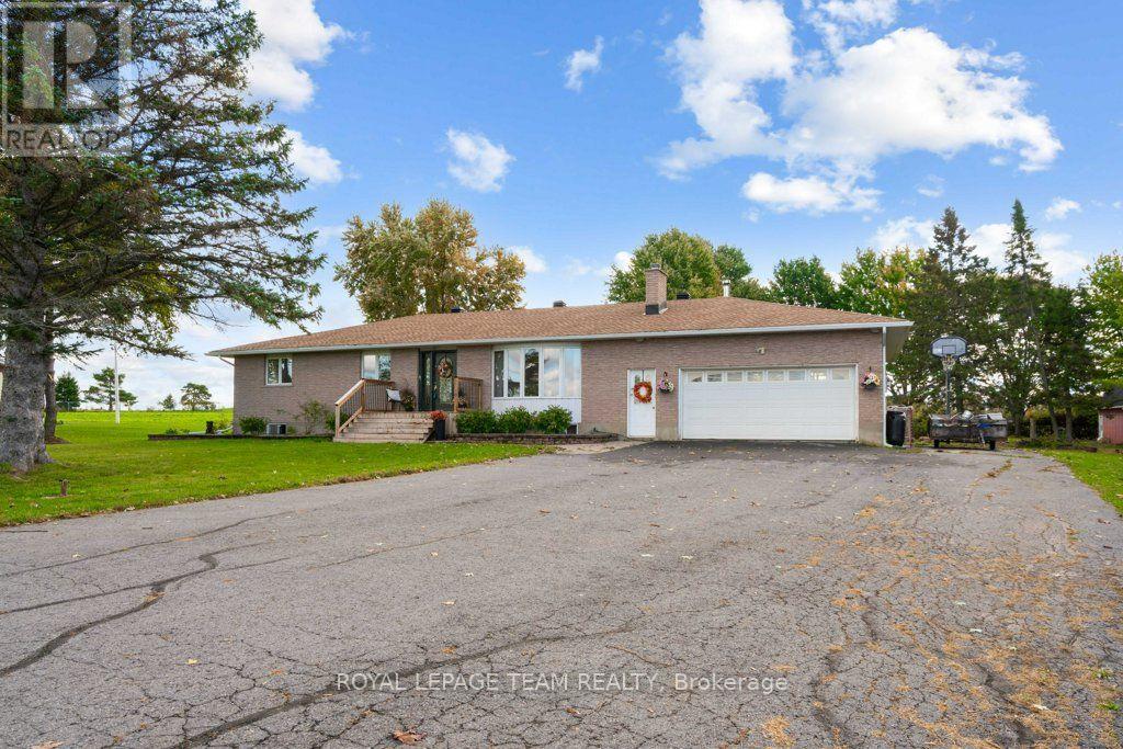 12570 COUNTY 18 ROAD, SOUTH DUNDAS, ON K0C 2H0 - Image 2112033738.jpeg?d=l
