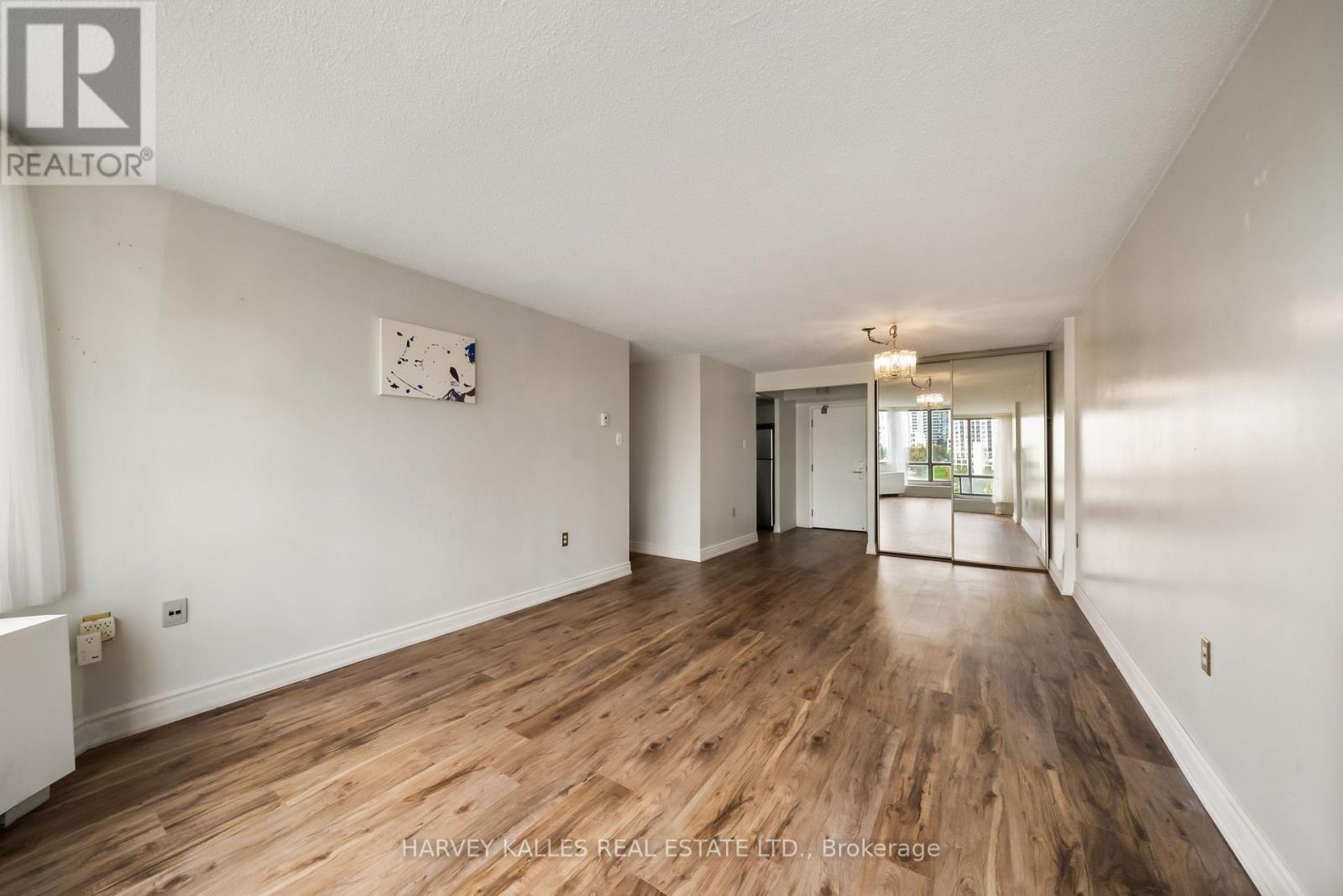 505 - 25 FAIRVIEW ROAD