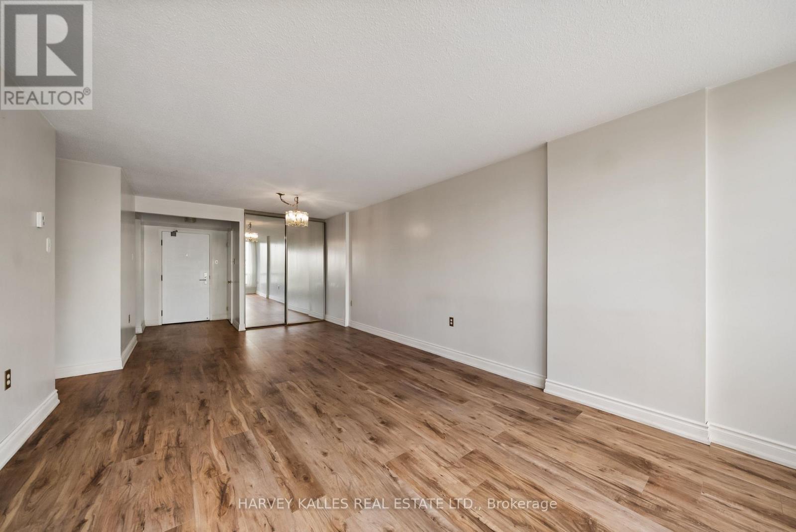 505 - 25 FAIRVIEW ROAD