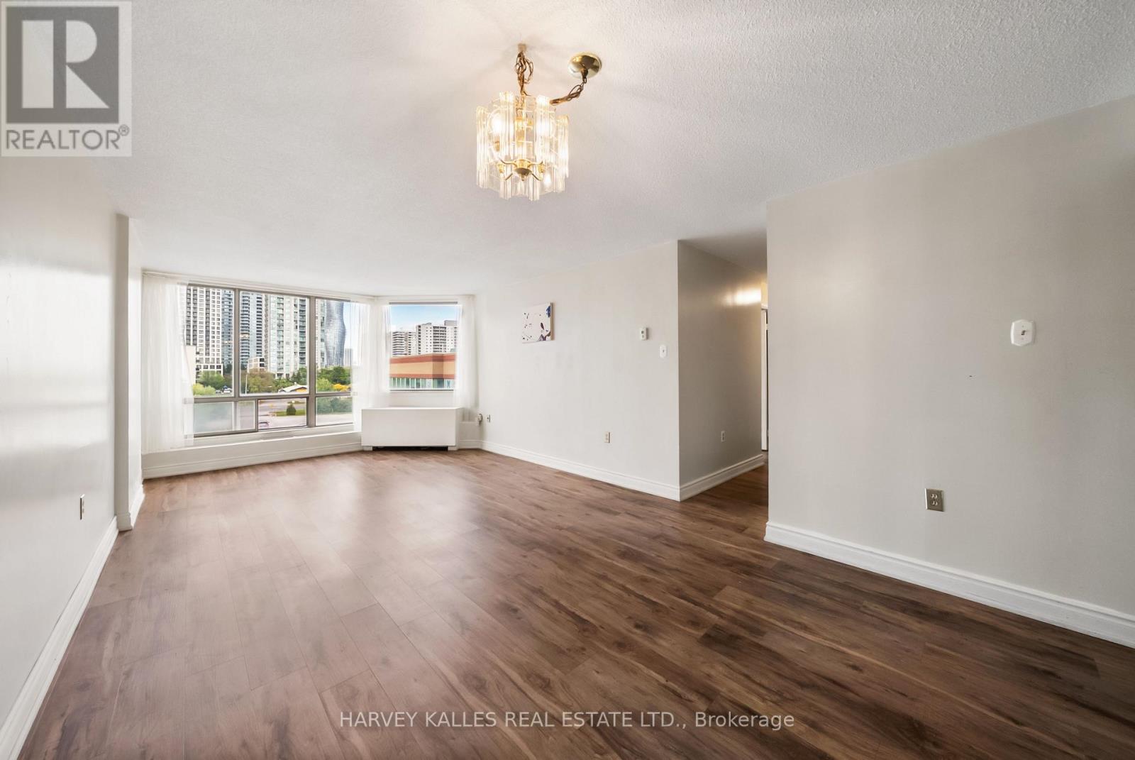 505 - 25 FAIRVIEW ROAD