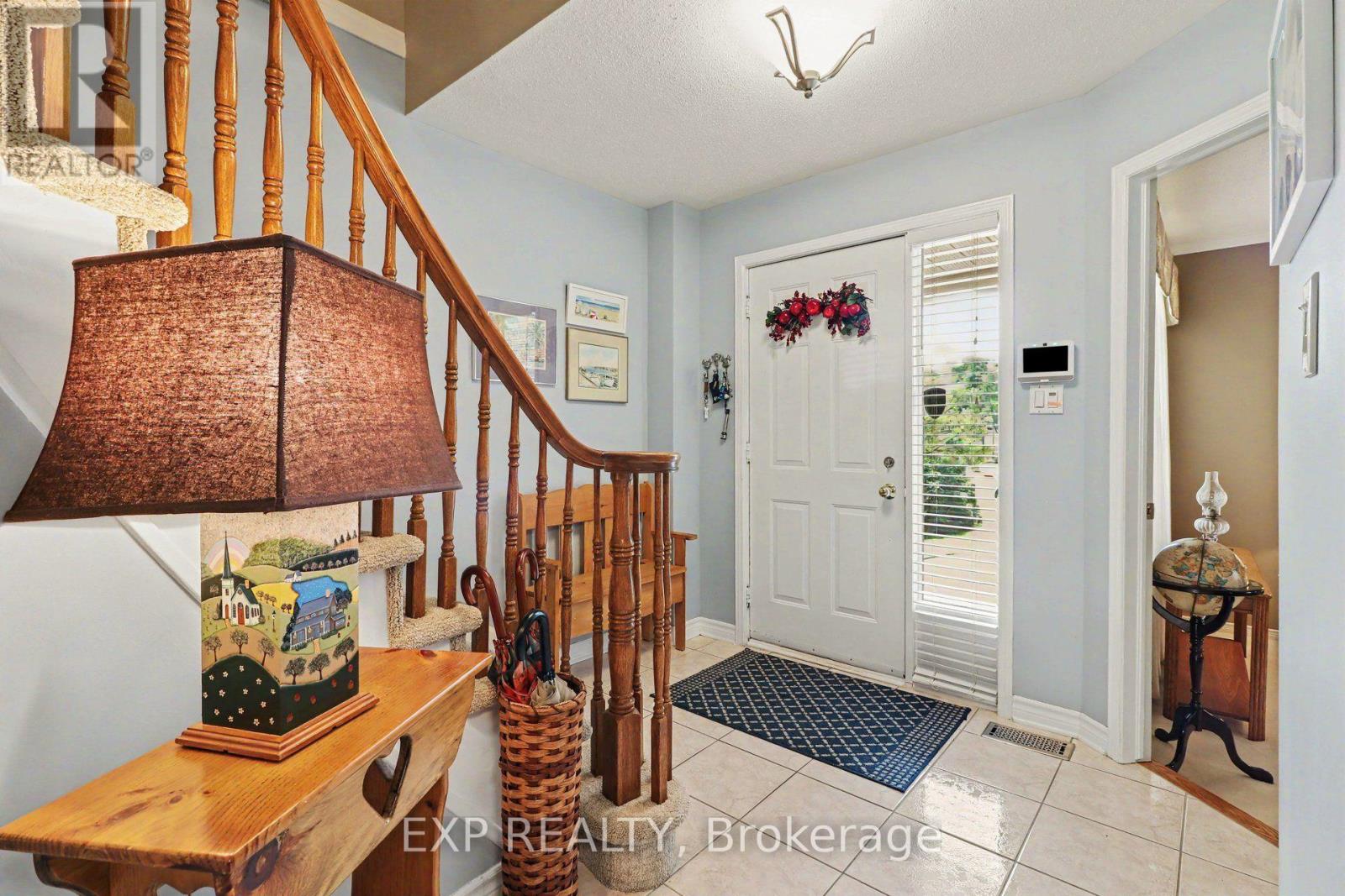 1683 DES PERDRIX CRESCENT
