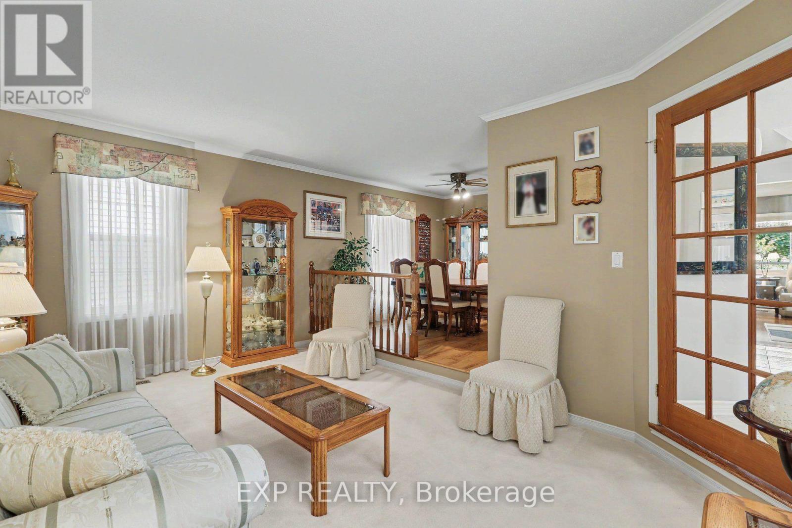 1683 DES PERDRIX CRESCENT