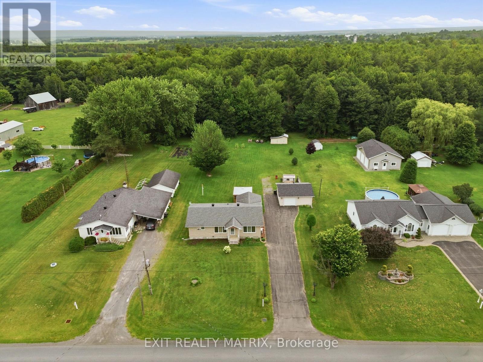 563 LAJEUNESSE ROAD - Photo 3