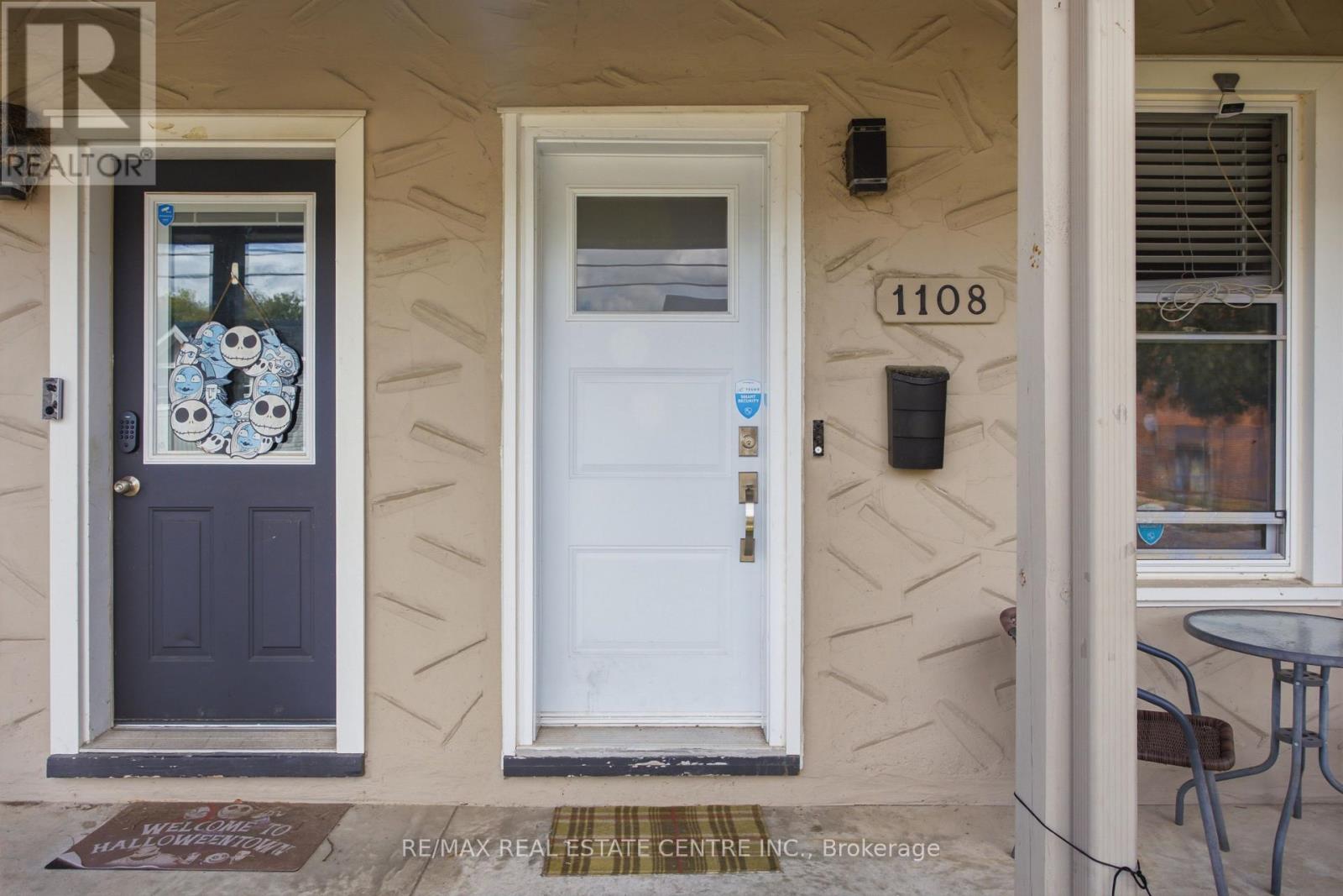 1108 QUEENSTON ROAD