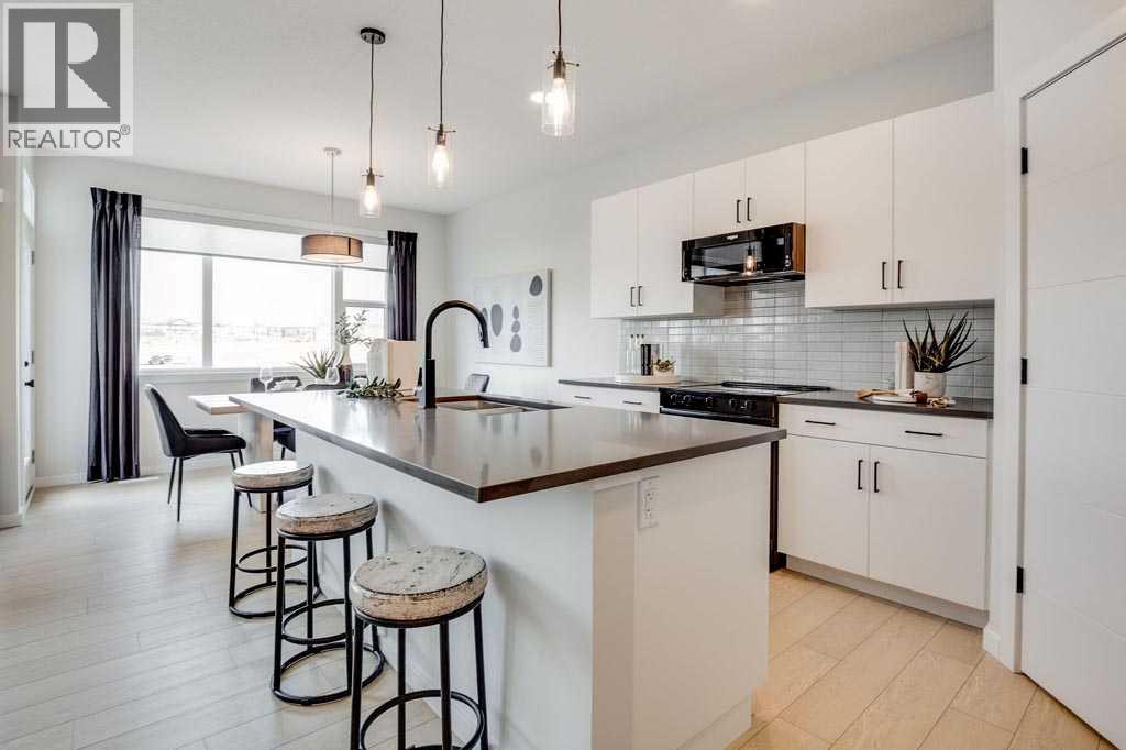 102 Rochester Crescent NW