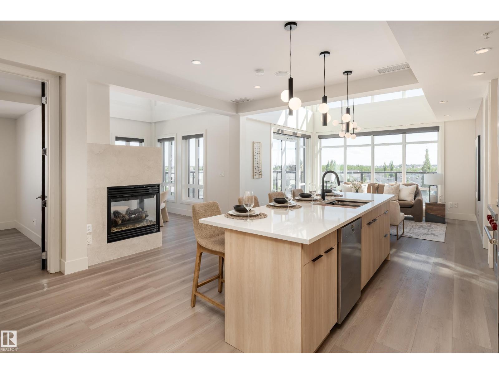 #401 1350 WINDERMERE WY SW