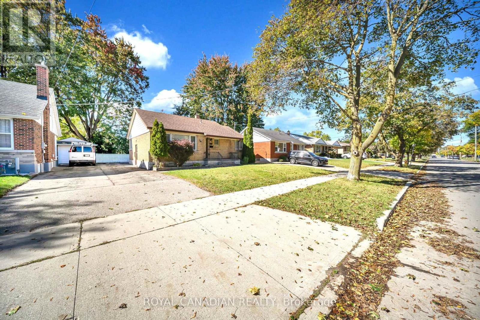 457 DUMFRIES AVENUE