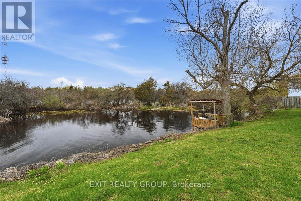 59 CANNIFTON ROAD N - Photo 3