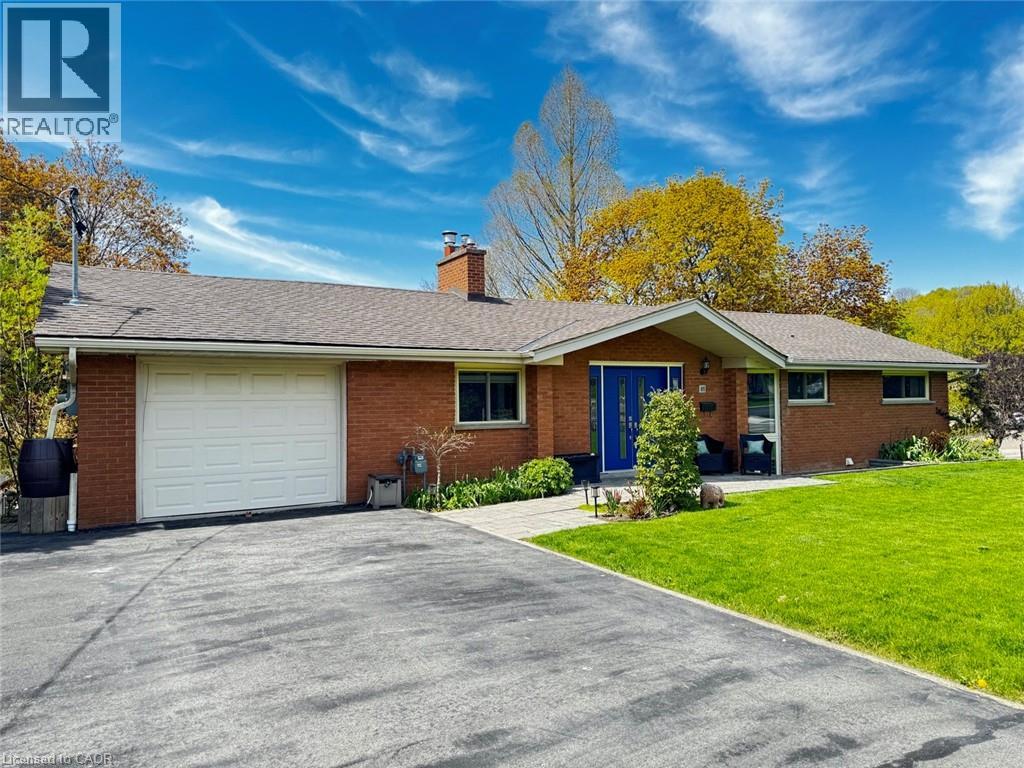 81 THOMSON Drive