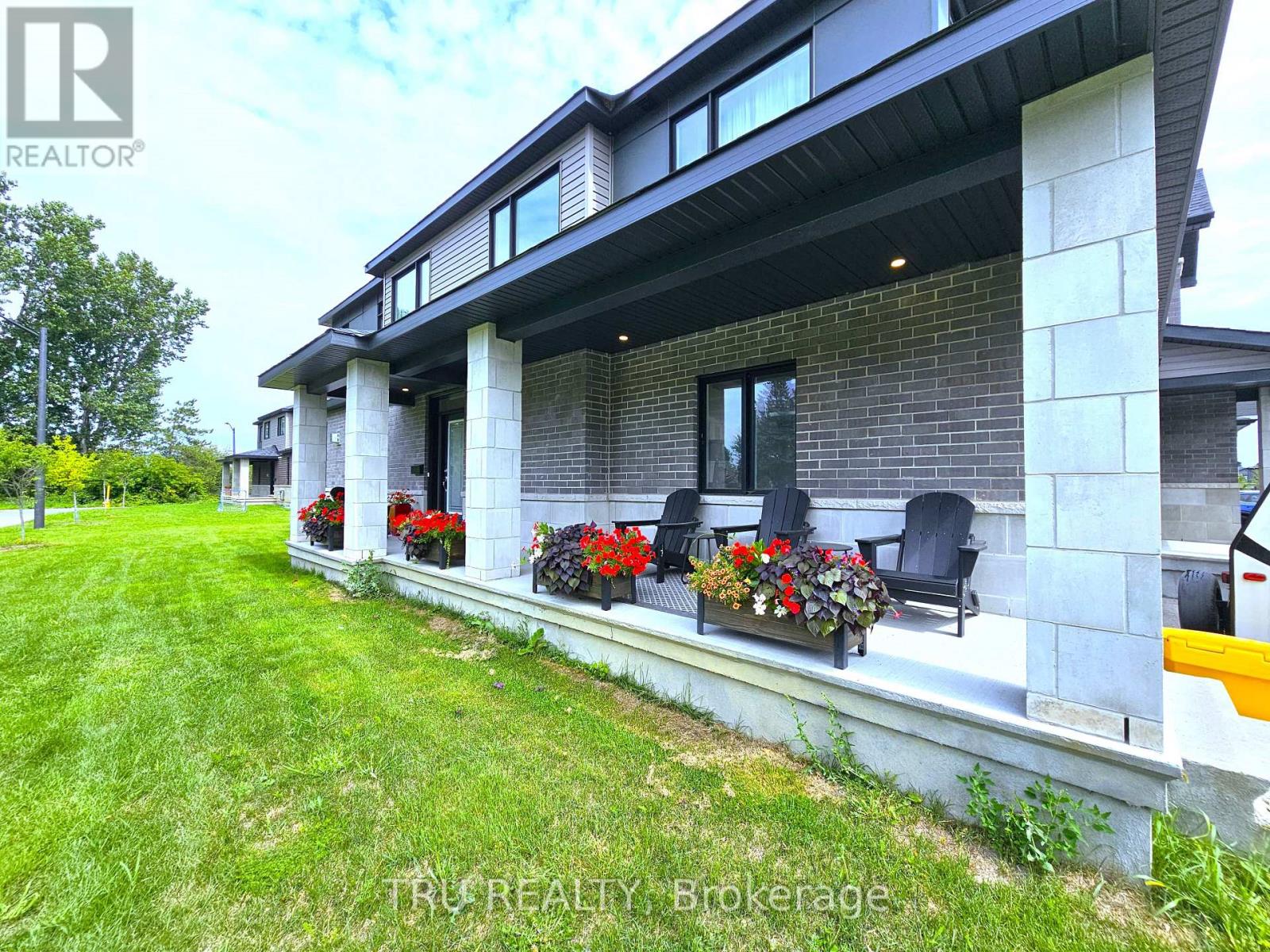 332 MAKOBE LANE