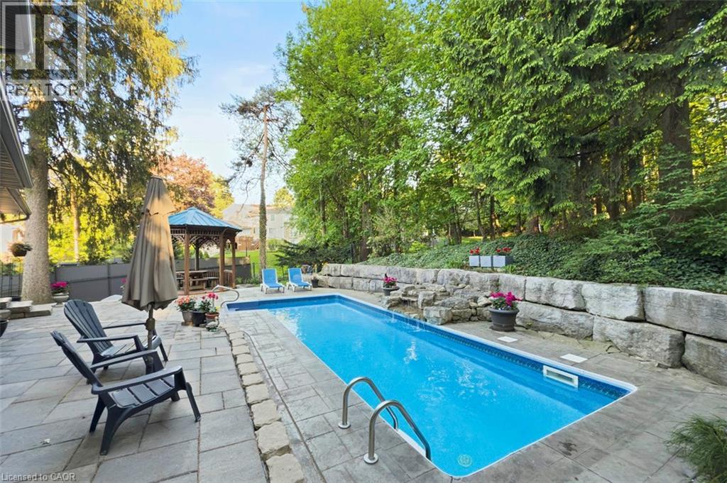 18 STONEGATE Drive