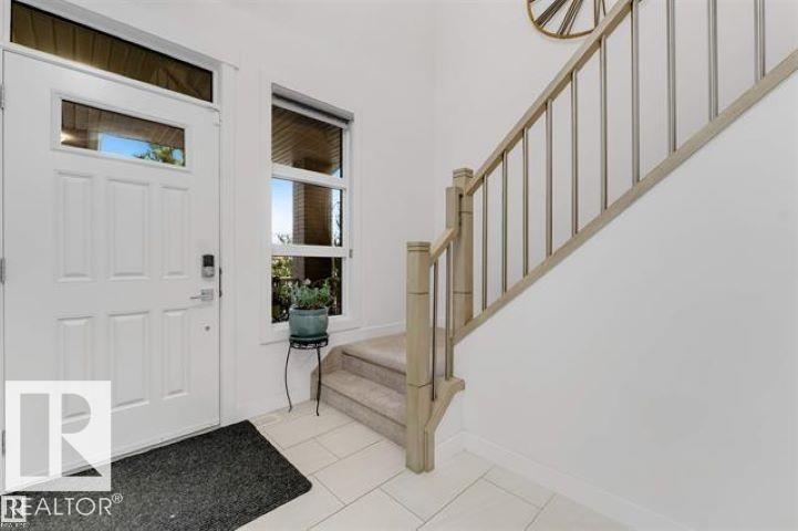 718 CHARLESWORTH WY SW