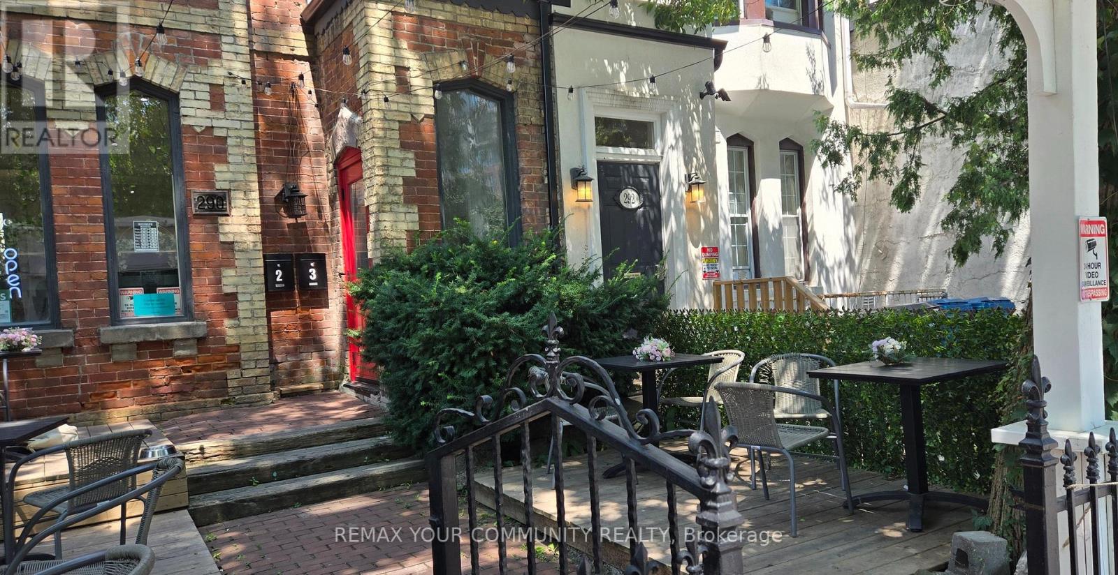 290 GERRARD STREET E