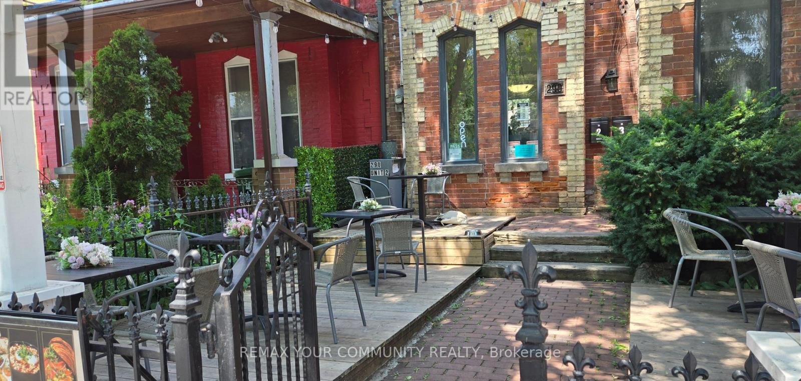 290 GERRARD STREET E