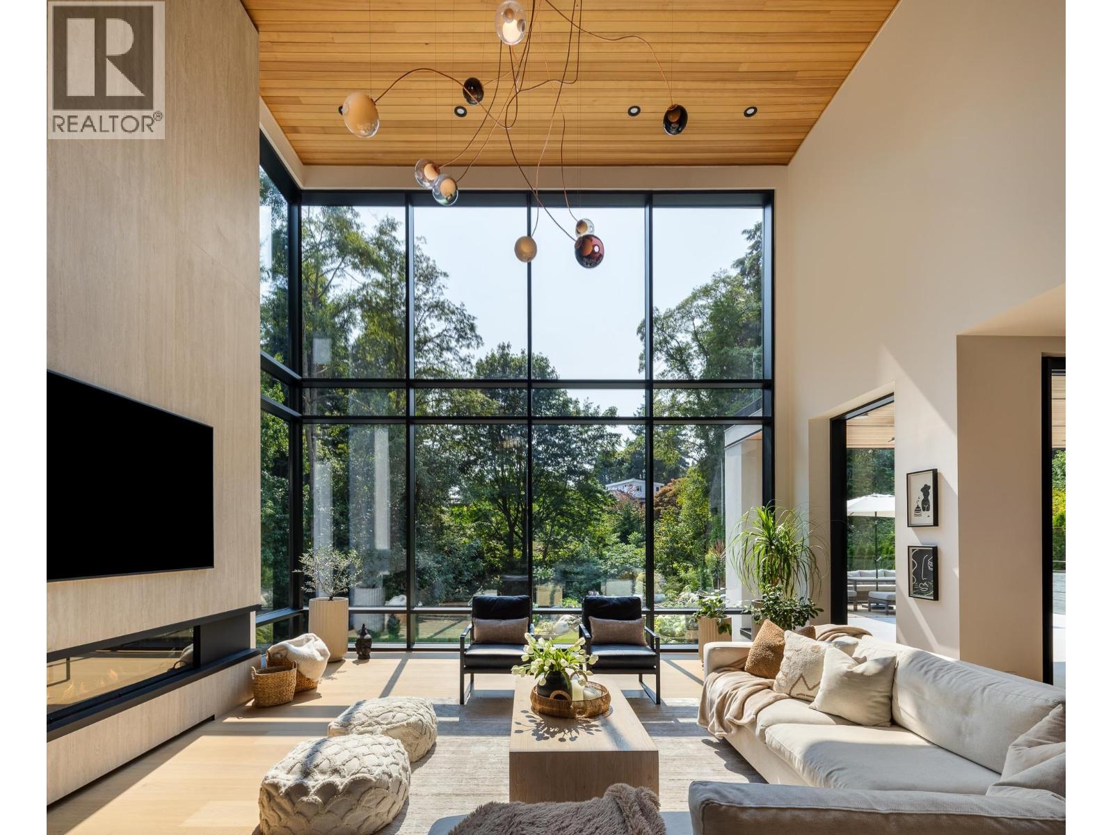 450 MACBETH CRESCENT