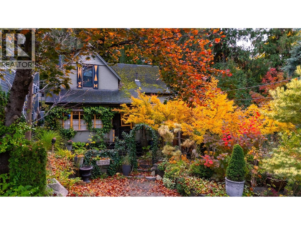 218 UNION STREET, NELSON, BC V6L 4A3 - Image 3968508460.jpeg?d=l