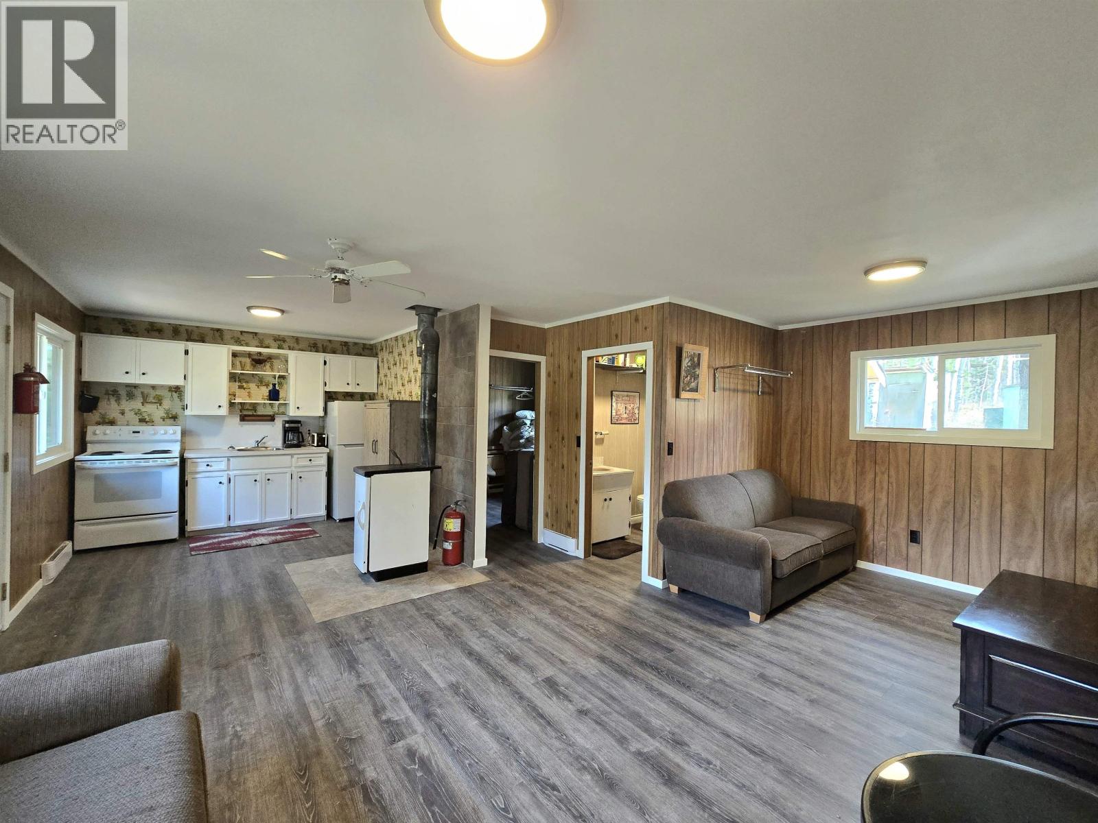 762 S GREEN LAKE ROAD