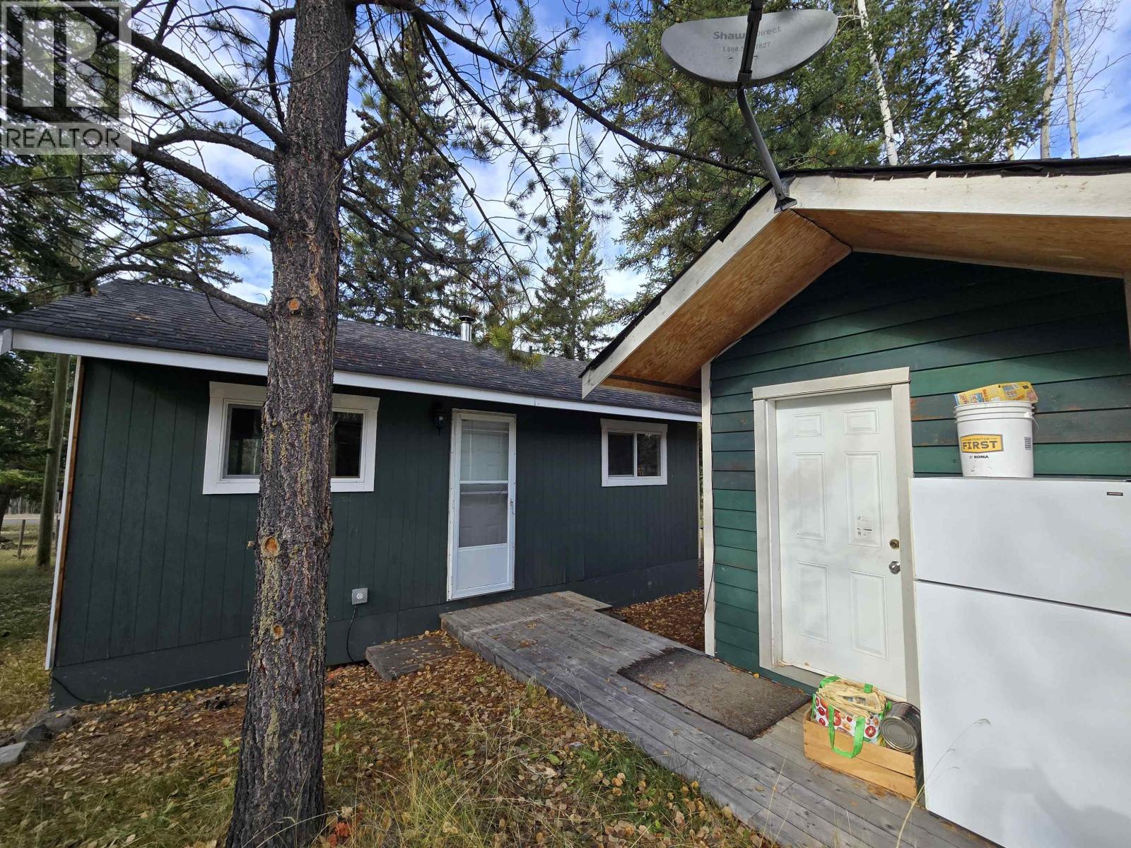 762 S GREEN LAKE ROAD