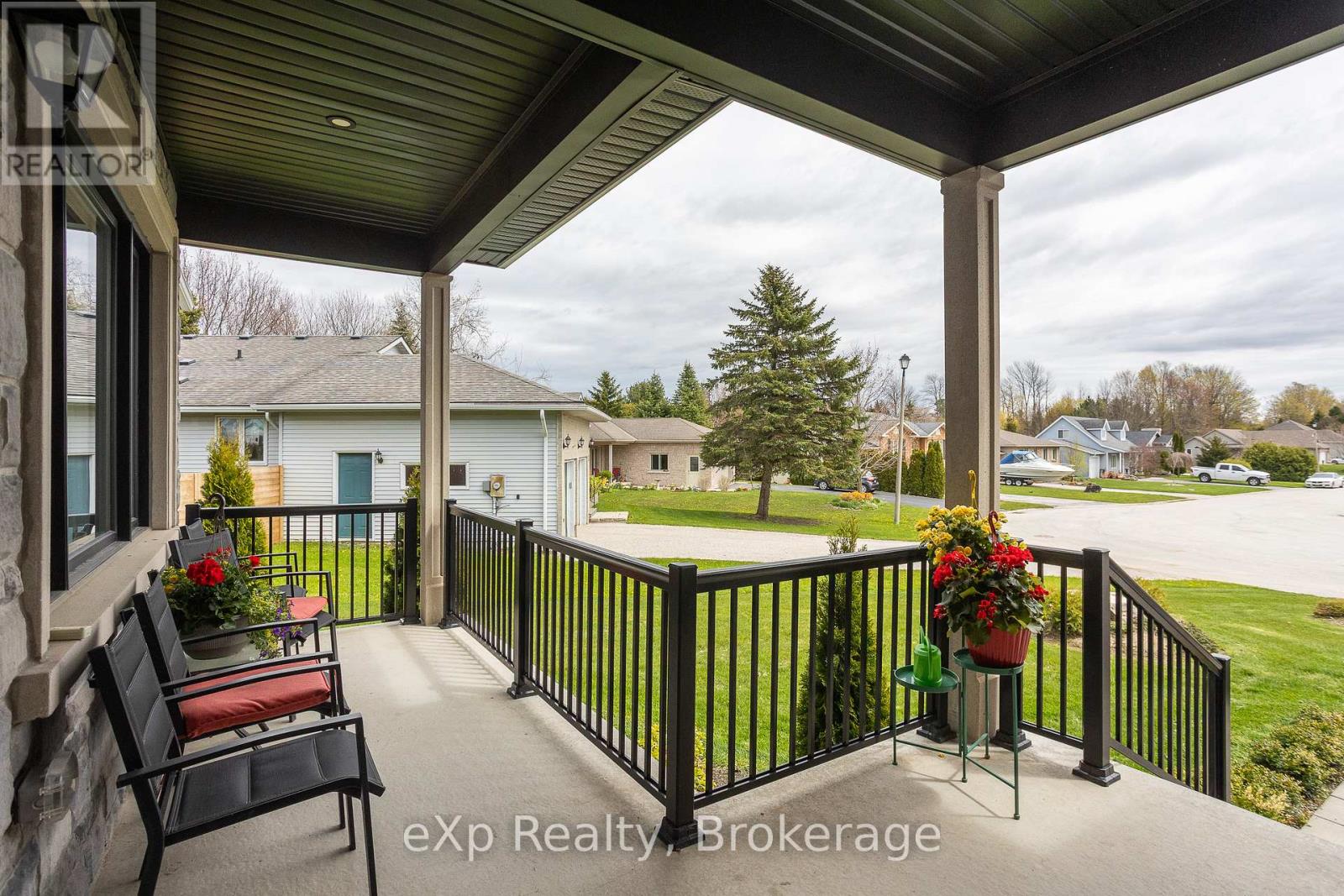 43 COUNTRY CRESCENT