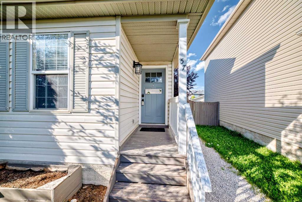 57 Martinvalley Way NE