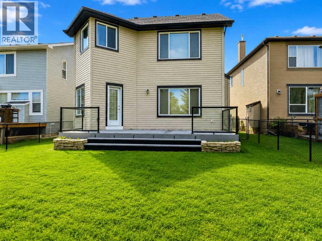 18 Drake Landing Crescent