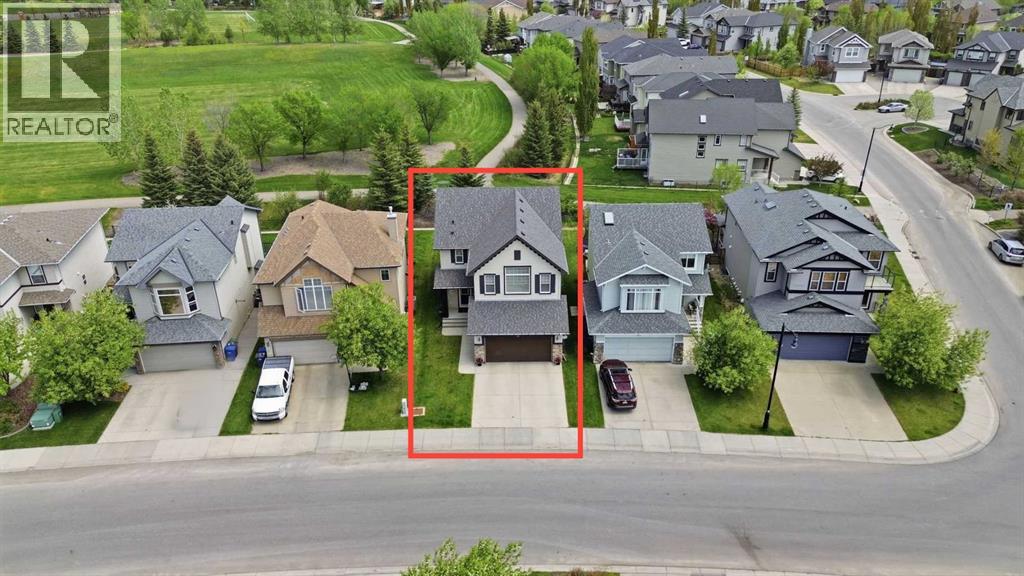 18 Drake Landing Crescent