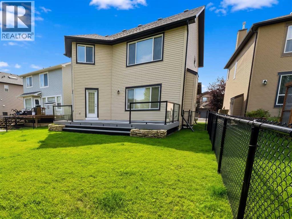 18 Drake Landing Crescent