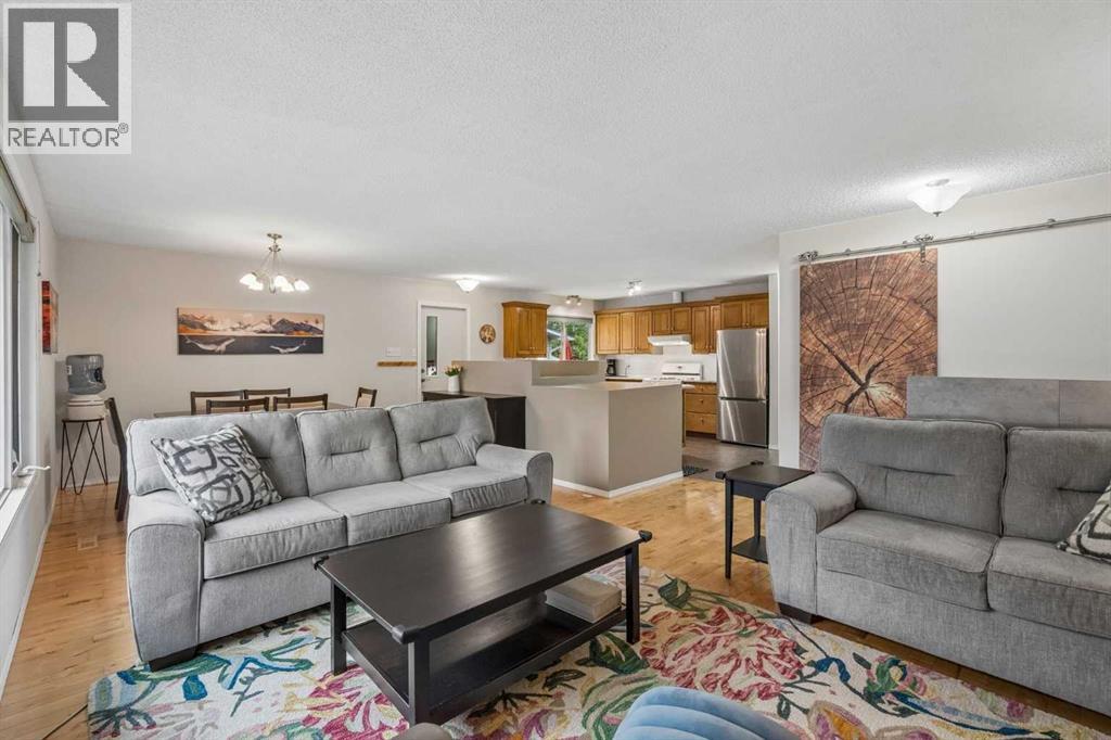 1403 104 Avenue SW