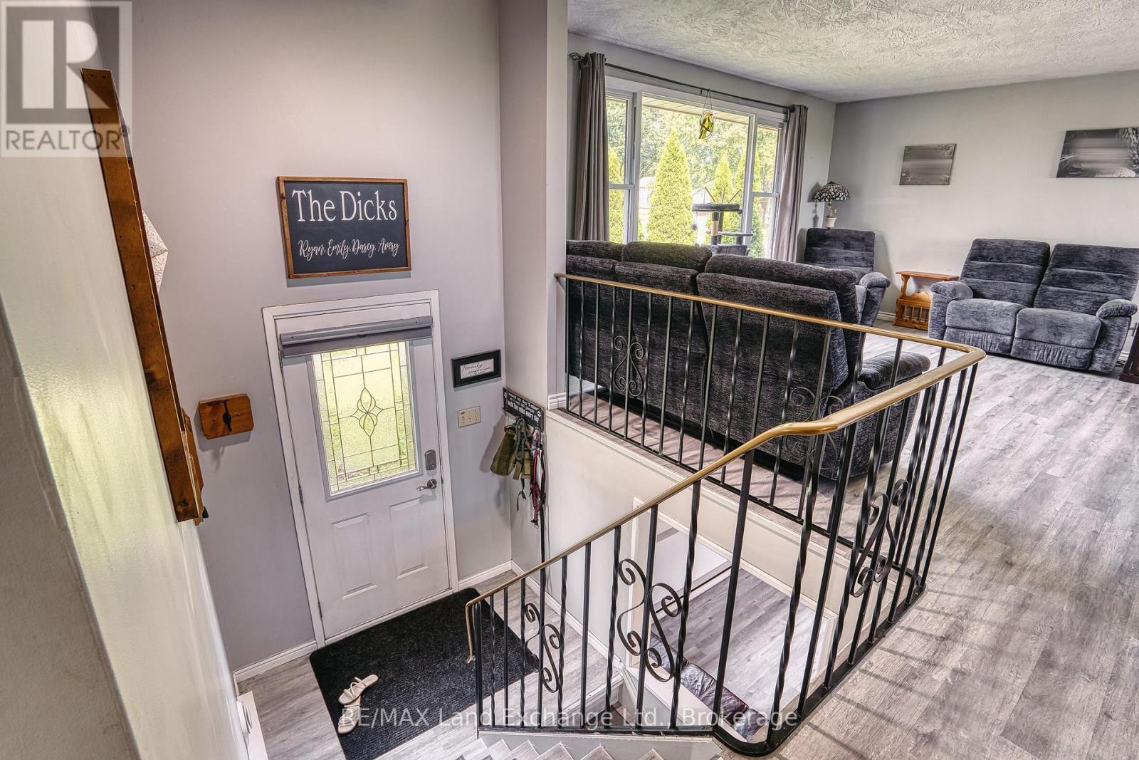 21 FAIRVIEW DRIVE