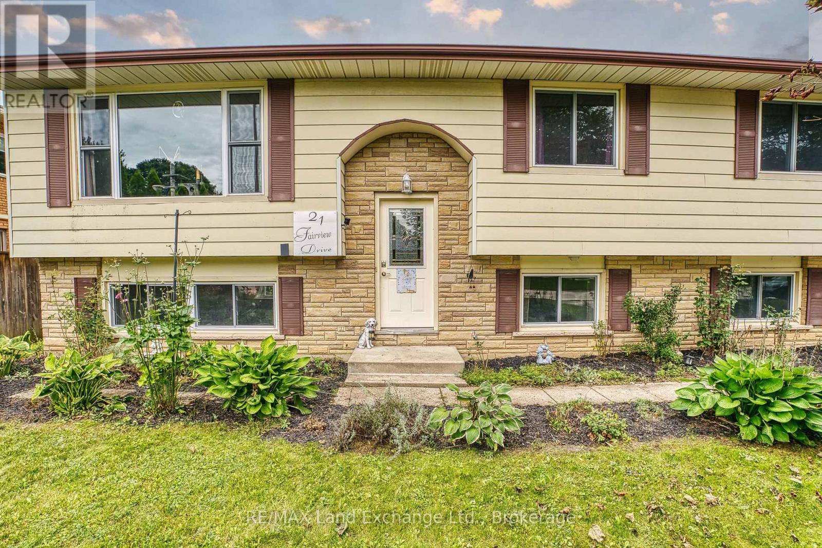 21 FAIRVIEW DRIVE